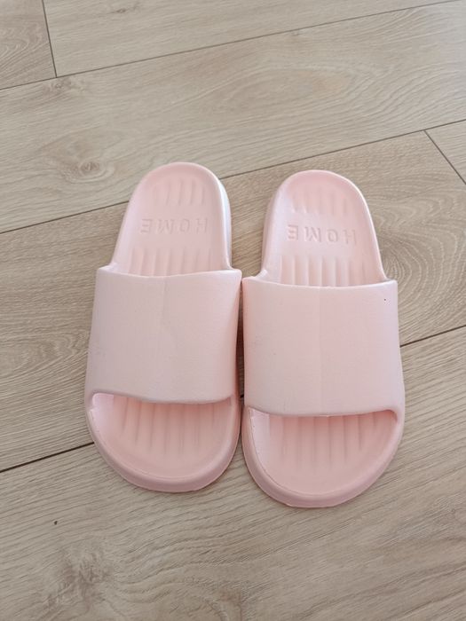 Nowe klapki pudrowy róż 38-39