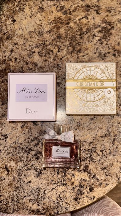 Продам MISS DIOR, куплені в грудні 2024 в Шотландії, зроблено 3 пшики!