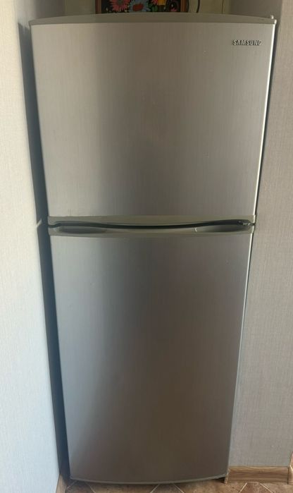 Холодильник б/в Samsung RT30MB