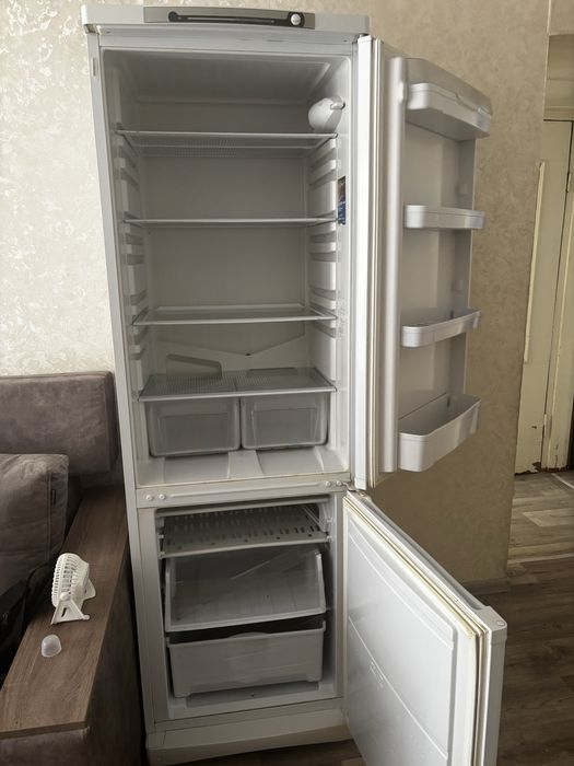 Холодидьник Indesit
