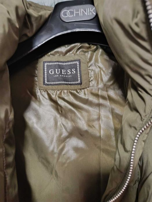 Zimowa kurtka damska Guess rozmiar M