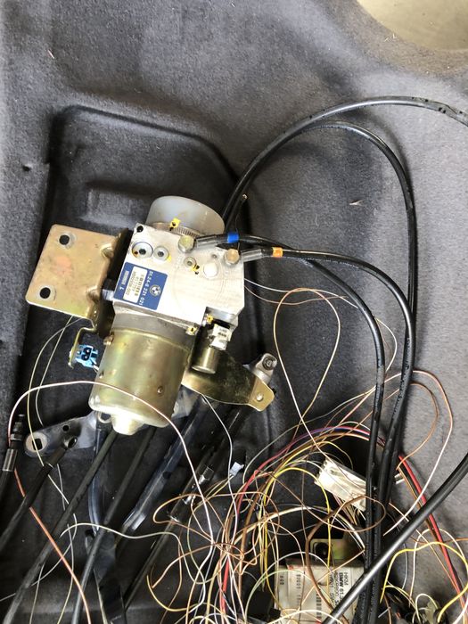 Повний комплект гідробагажника  BMW e 38.39.