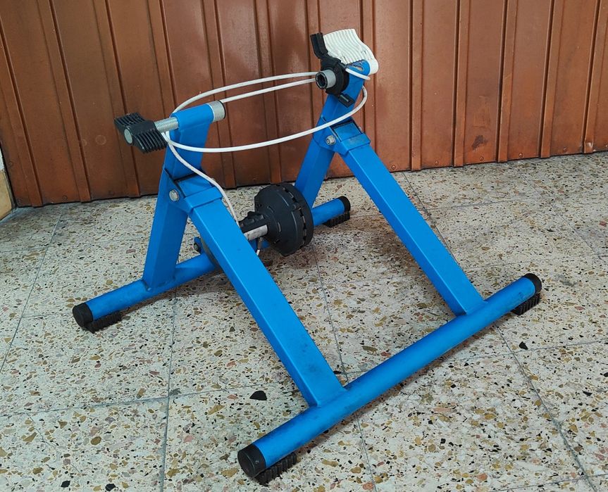 Rolo de treino para bicicleta com regulador
