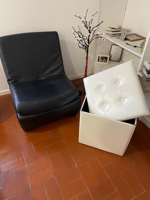 Cadeira e puf com arrumação
