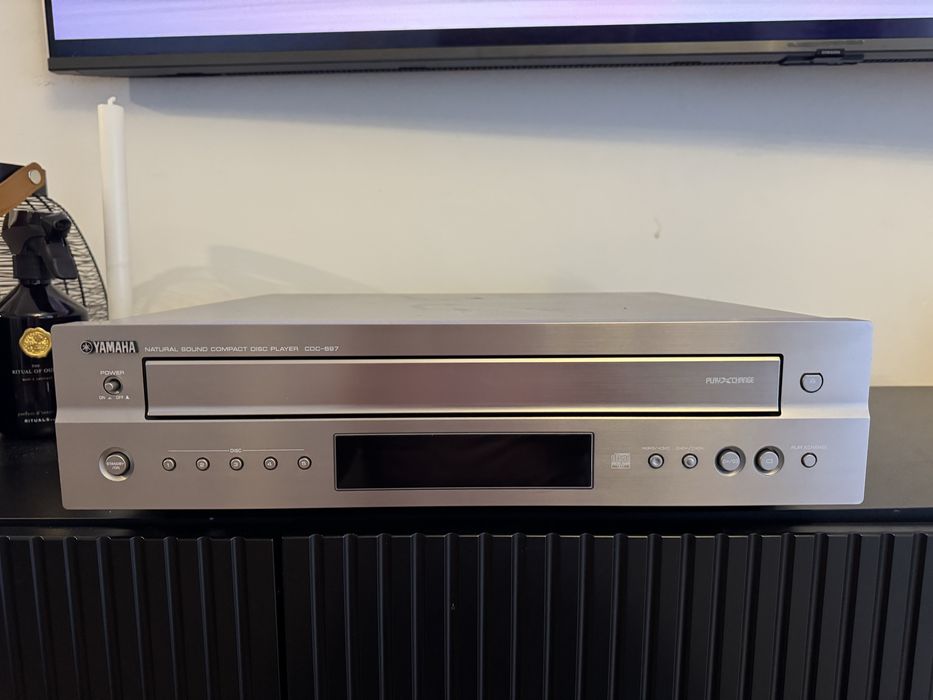 Odtwarzacz CD Yamaha CDC-697