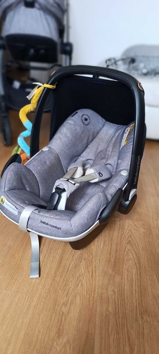 Carrinho Bebé Confort Zélia + Ovo Pebble Plus