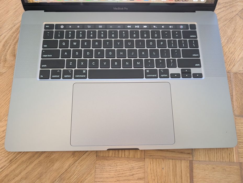 MacBook Pro 16" 2021 a2141, і9, 16/1 ТБ, 5600М!! як новий, ЕКСКЛЮЗИВ