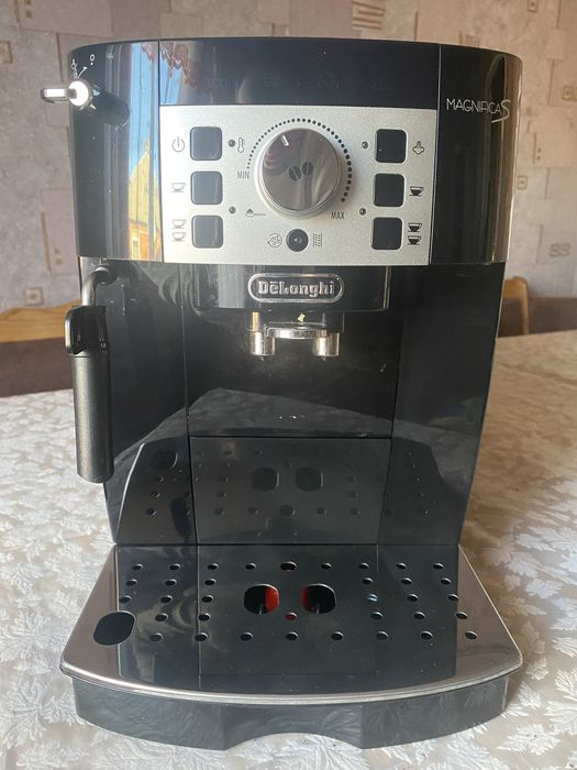 Продам автоматичну кавомашину De’Longhi Magnifica S