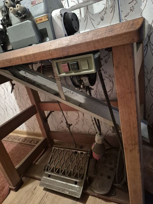 Maszyna do szycia overlok GN 8-5