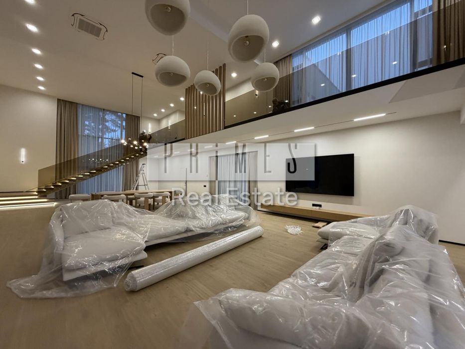 Продаж будинка 1200м2 КМ Riviera Village перша лінія води