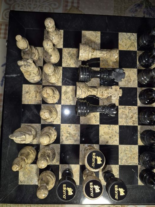 Шахматы Italfama (Италия), натуральный камень, премиум-набор