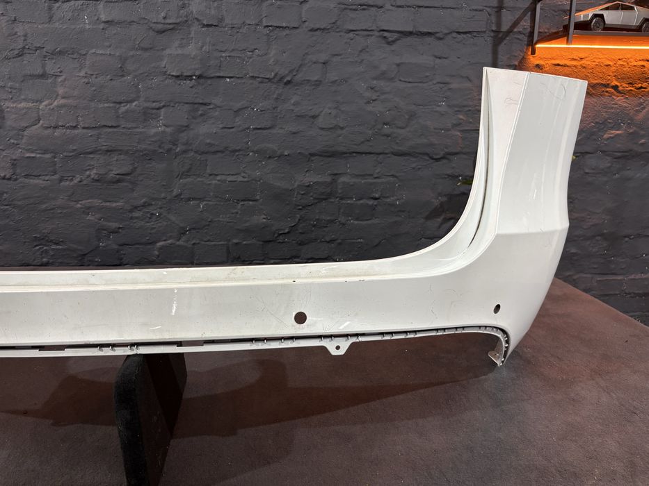 Бампер задній для Tesla Model Y під парктроніки