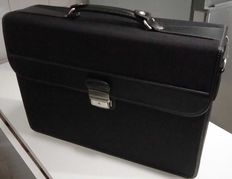 Business suitcases in good condition.