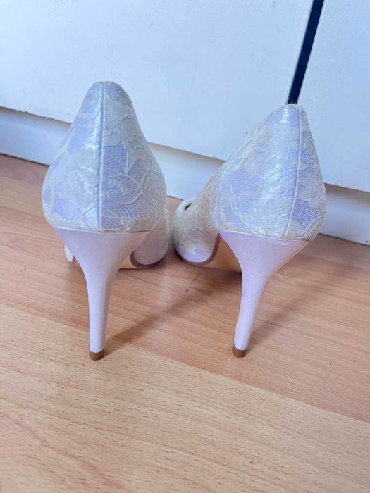 Nowe buty na obcasie