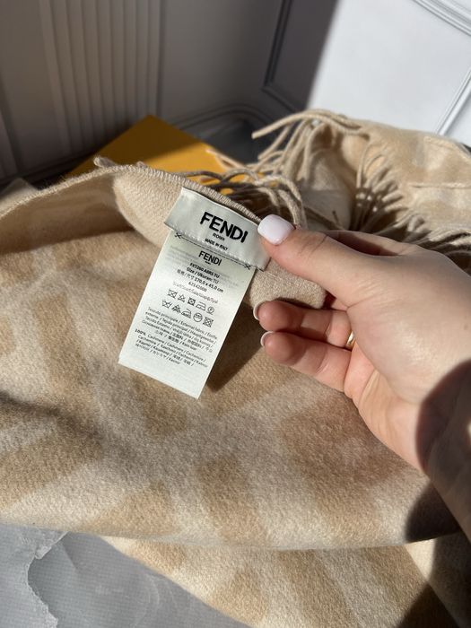 Шарф Fendi жіночий оригінал