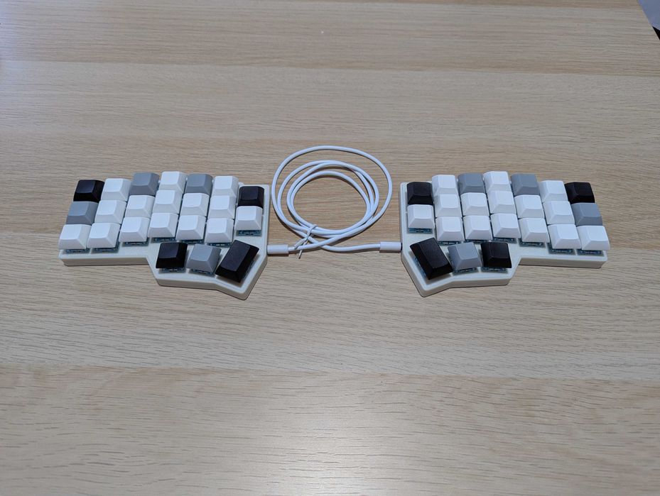 Kompletna klawiatura mechaniczna split Corne V4 Biała HotSwap RGB NOWA