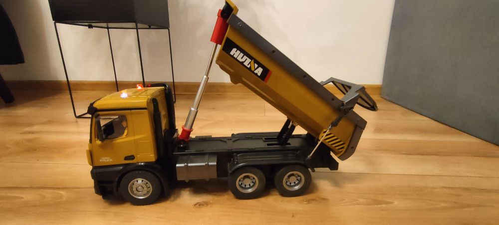 Sprzedam ciężarówke zdalnie sterowaną