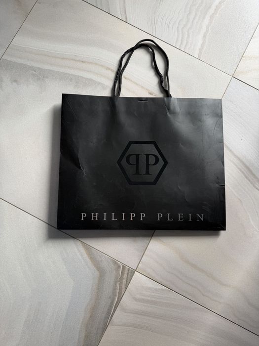 брендові пакети и коробки Луи Виттон, Kilian, Valentino, Creed, Prada