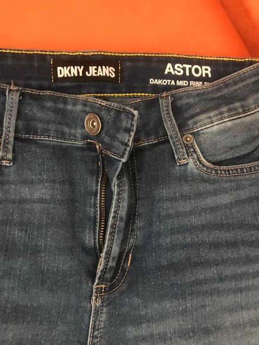 Джинсы женские DKNY