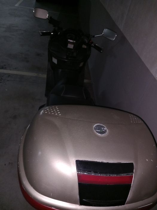 Suzuki burgman 400 de 2003 em bom estado