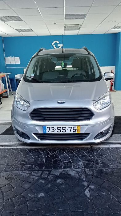 Ford Tourneo Courier 1.5 TDCi Titanium