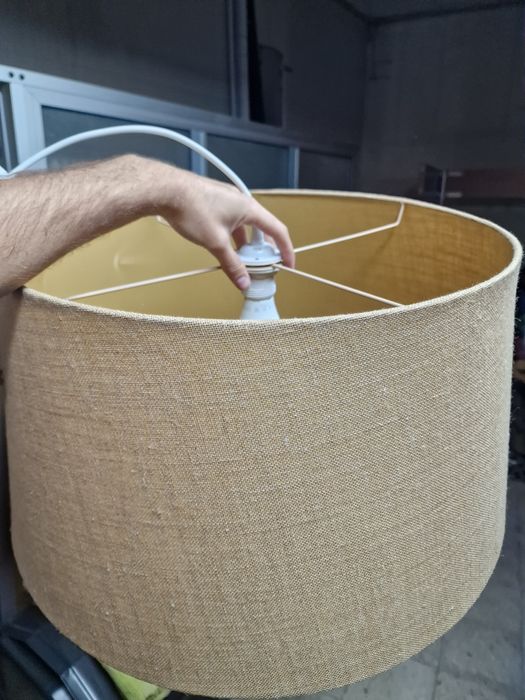 Candeeiro de teto com abajur