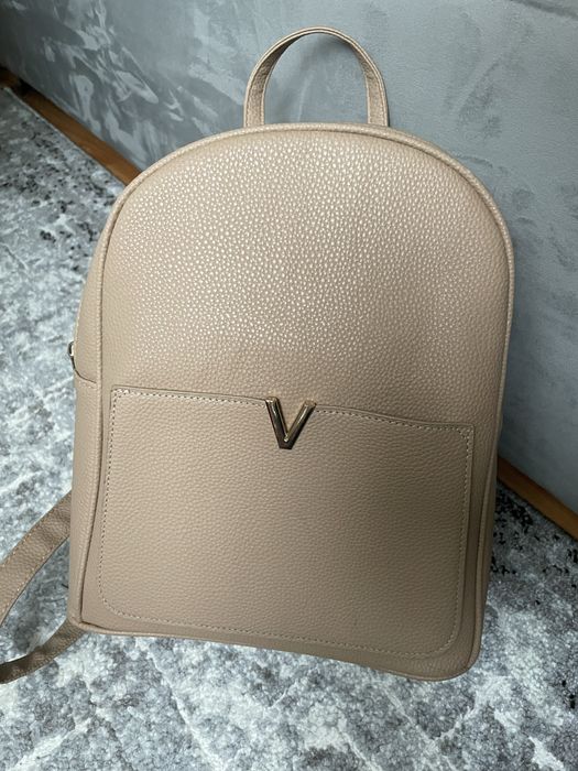 Базовий рюкзак для дівчини