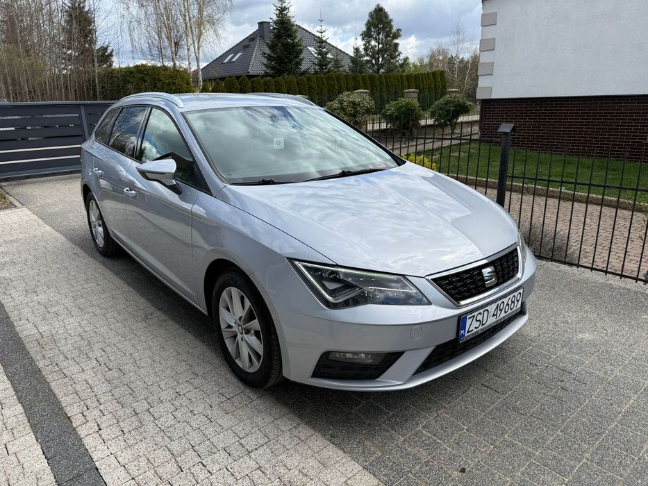 Seat Leon 1.6 TDI Automat DSG FULL LED Navi AppleCar Tempomat ACC Alu PDC !!!