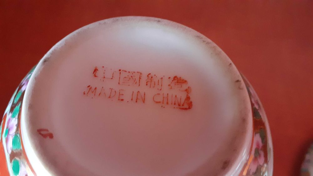 Ceramiczny kubek z przykrywką