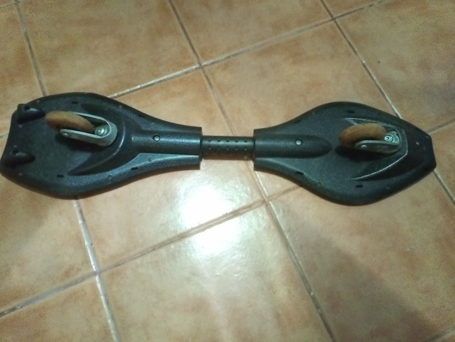 Skate / prancha de street surfing / wave board,