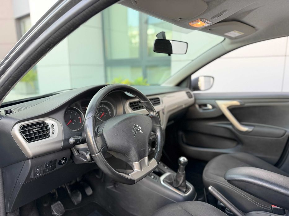 Citroën C-Elysée 1.2 PureTech Shine - Desde 83€/mês