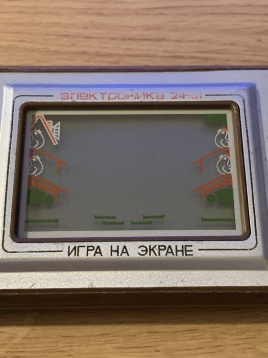 Elektonika 24-01 igra na ekranie