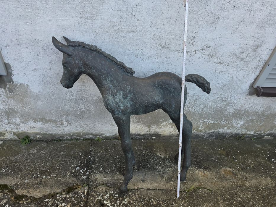 Kon z brazu rzeźba 90 cm