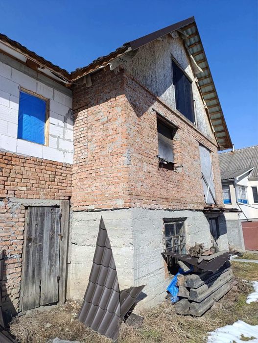 Продам будинок. Хороше розташування.