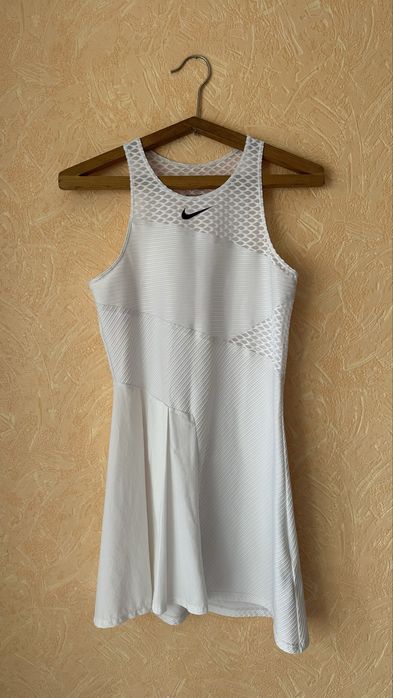 Женское  тенисное платье Nike Slam Tennis Dress