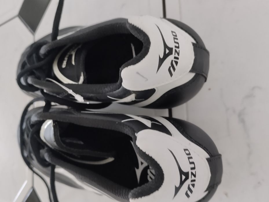 Buty piłkarskie korki rozmiar 38/22.5 cm/