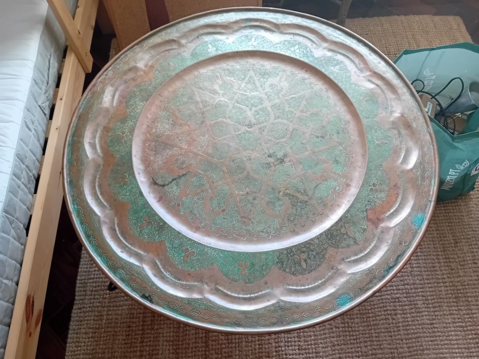 Mesa de centro/apoio/sofá em cobre