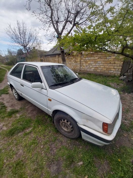 Мазда 323 Mazda автомобиль