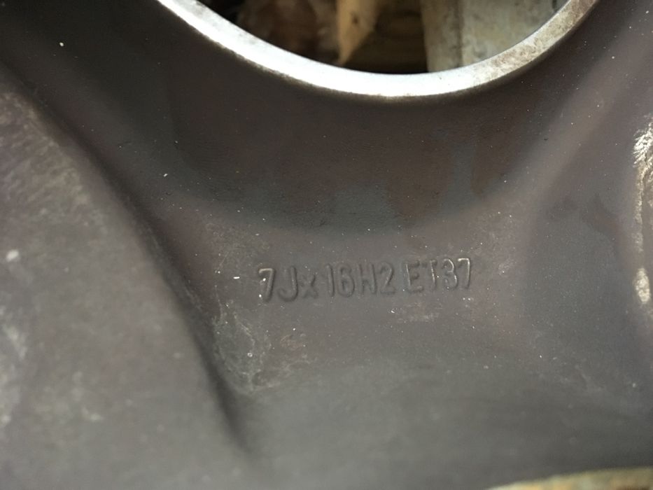 2 легкосплавных диска Mercedes 5x112 7J-ET37