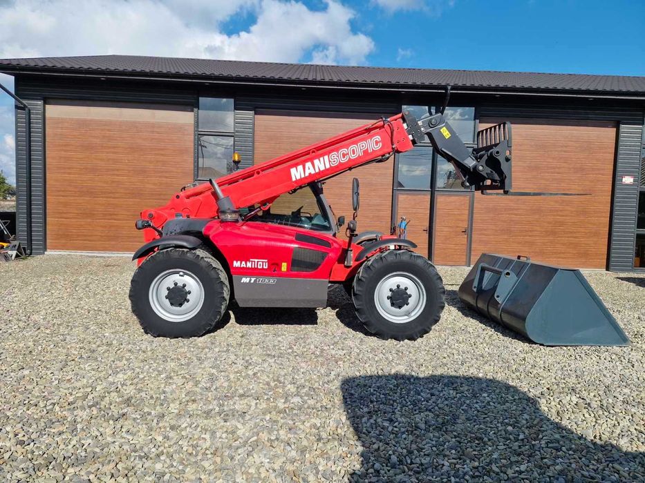 телескопічний навантажувач  MANITAU MT1033