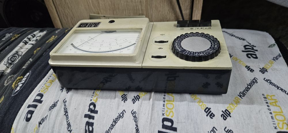 Stary multimetr z PRL