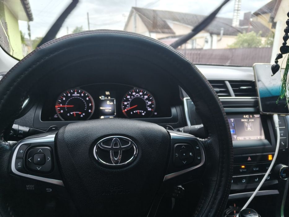 Тайота camry в супер чудовому стані. Передусім комфорт та безпека.