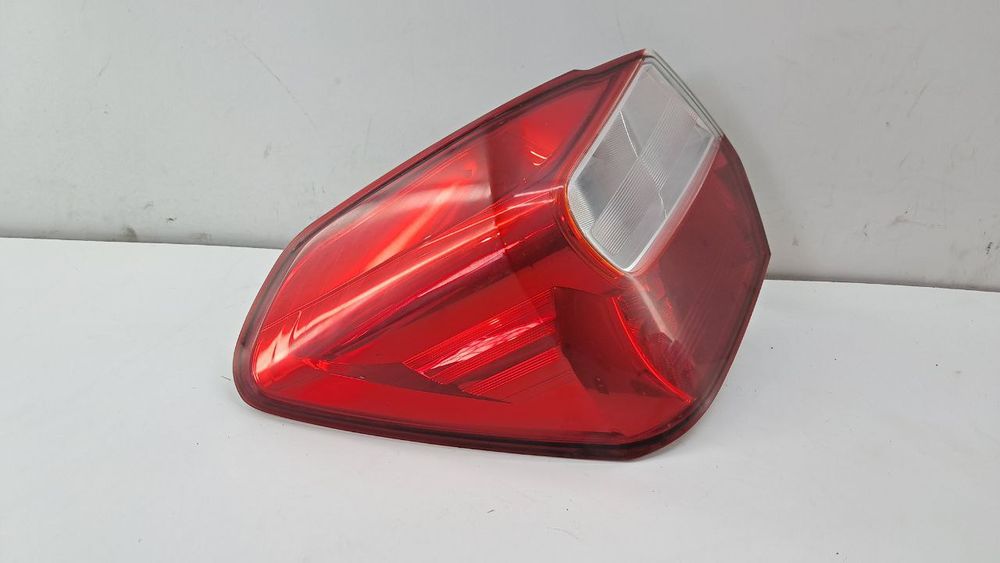 Фонарь задный левый Subaru XV 2014 84201FJ050