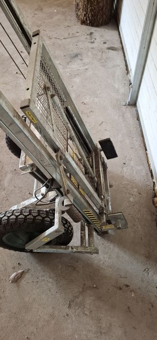 Carro transporte colmeias "Kaptarlift".