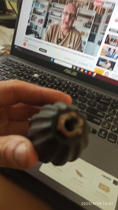 pokrętło ,blokujące z gwintem wewnętrznym nowe pcv