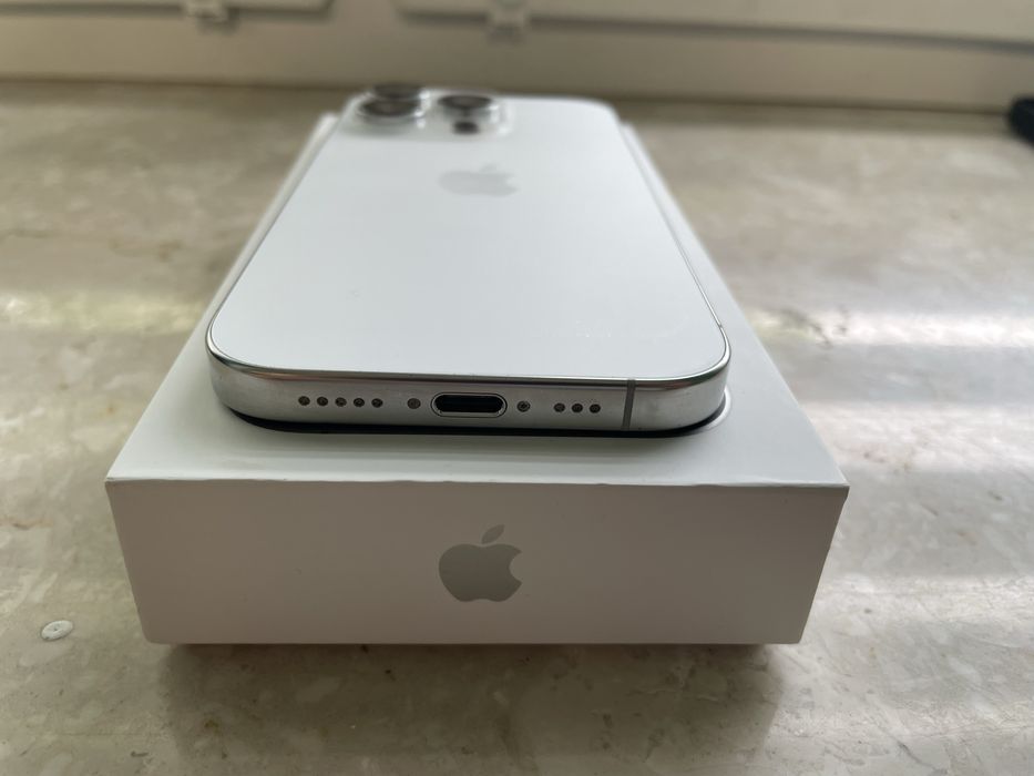 Apple iphone 16 pro biały