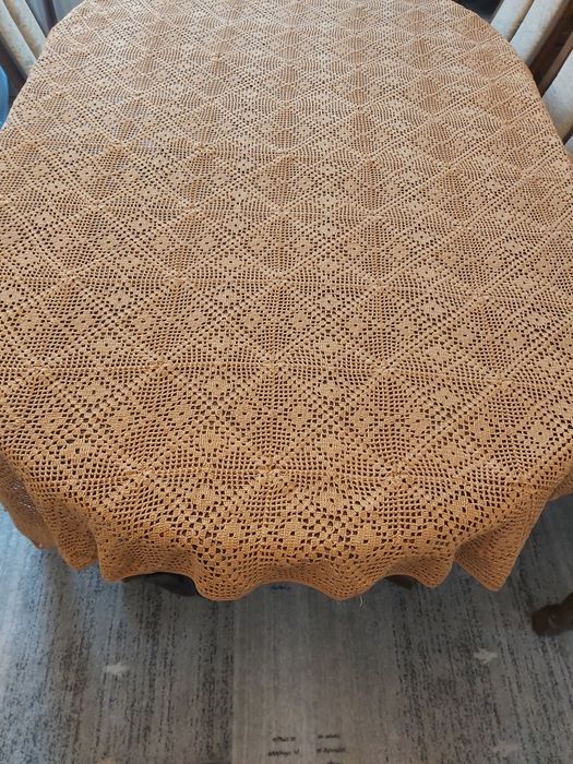 Sprzedam obrus robiony na szydelku