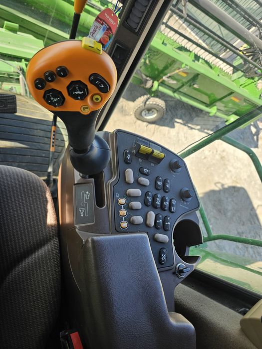 Продам комбаїн Джондир в гарному стані.
