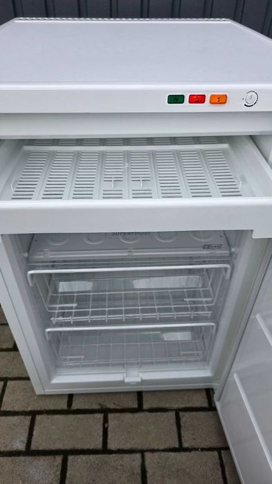 Wolnostojąca zamrażarka Privileg (Electrolux) 100l, 3+1, superfrost