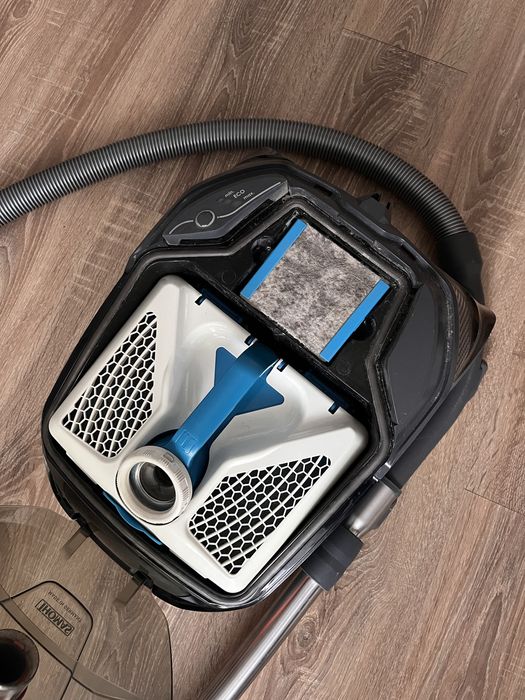 Пилосос водний з аквафільтром без мішка Thomas aqua box compact